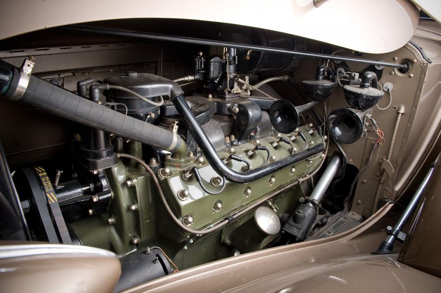  Packard Twelve Convertible Victoria 1937 года  (фото 3 из 26)